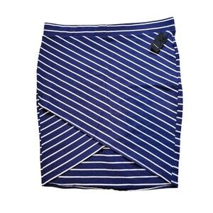 NWT Torrid Women's Size 2 Envelope Mini Skirt Navy And White